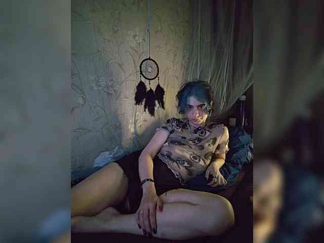 UntouchableSquirtWitch webcam