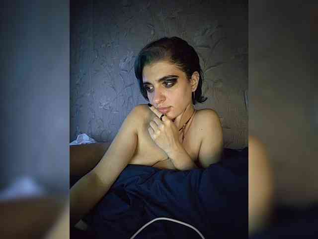 UntouchableSquirtWitch webcam