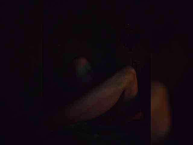 UntouchableSquirtWitch webcam
