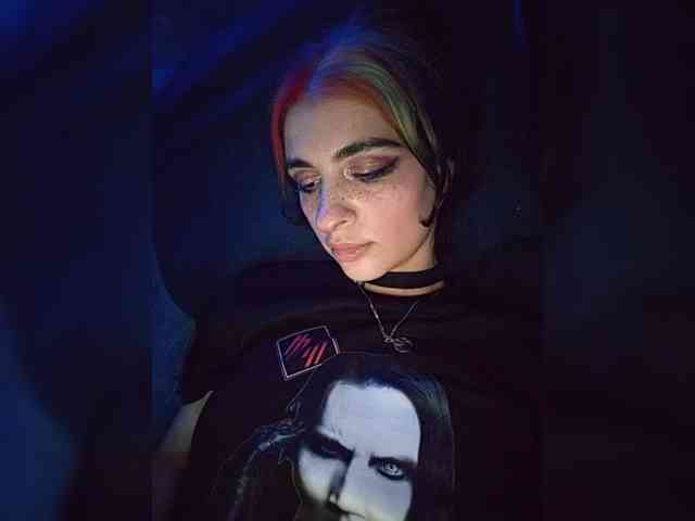 Модель: Siren_BrattyQueen