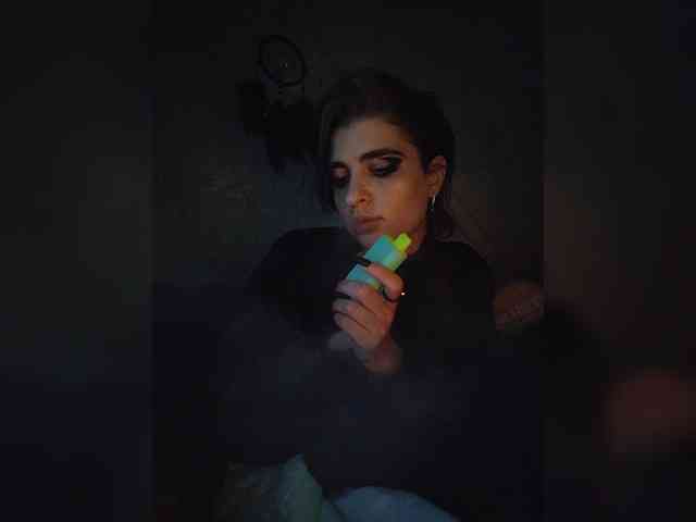 UntouchableSquirtWitch webcam