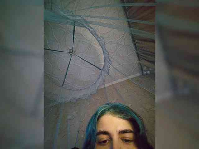 UntouchableSquirtWitch webcam