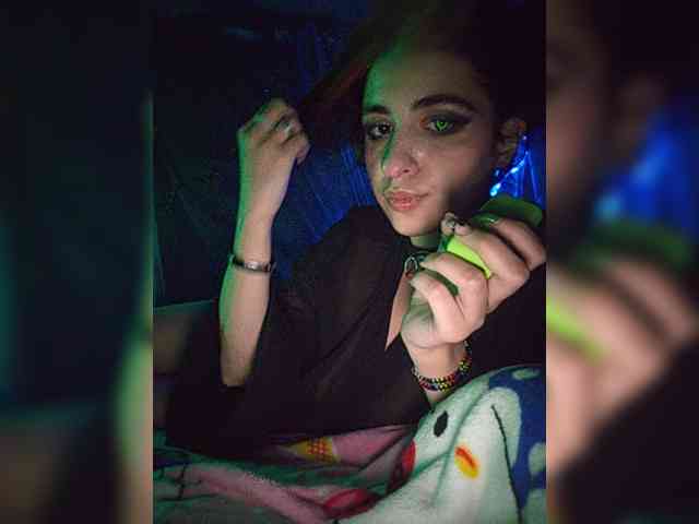 Model: Siren_BrattyQueen