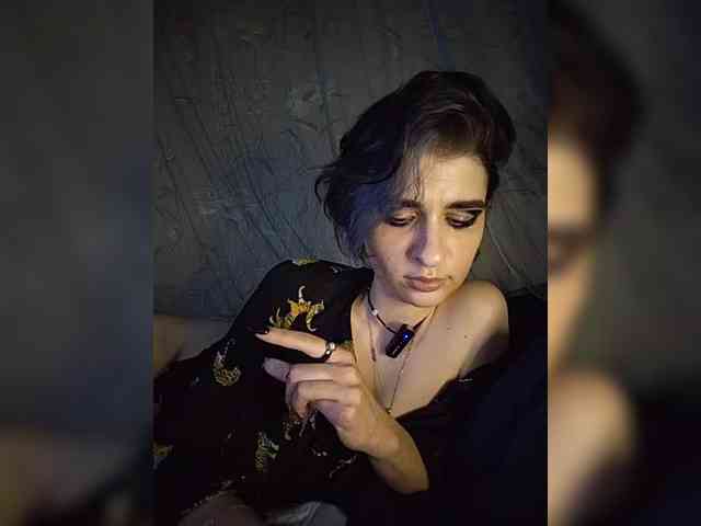 CyberSquirtCuckQueen webcam