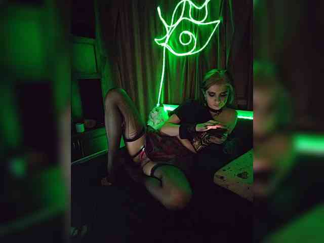 CrazySquirtSiren webcam