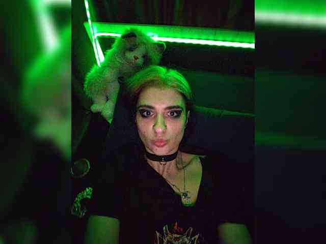 CrazySquirtSiren webcam