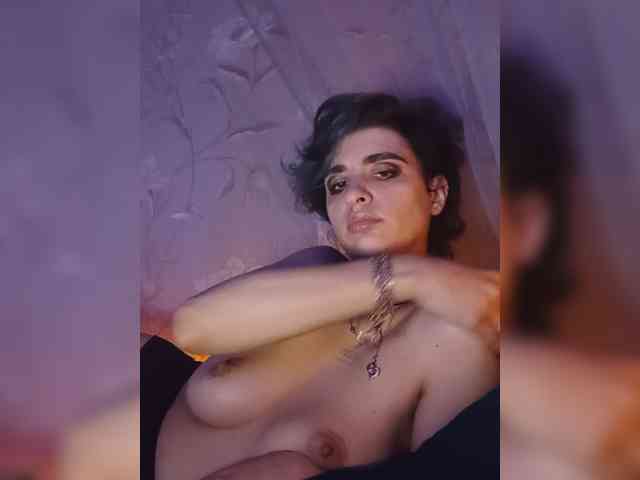 CyberSquirtSiren webcam