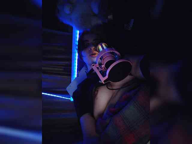 CrazySquirtSiren webcam