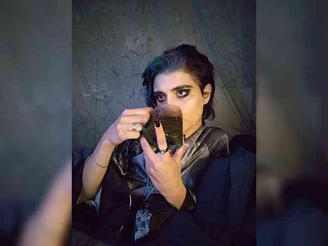 CyberSquirtCuckQueen webcam