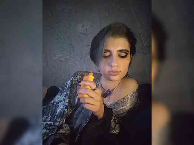 CyberSquirtCuckQueen webcam
