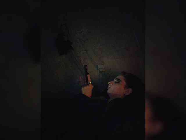 UntouchableSquirtWitch webcam