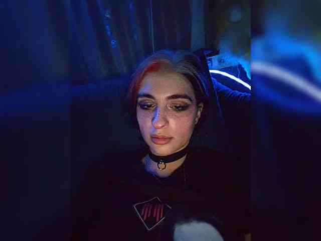 Model: Siren_BrattyQueen