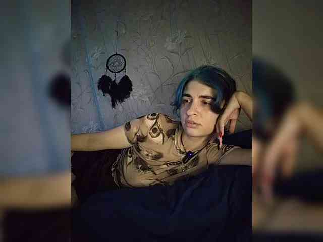 UntouchableSquirtWitch webcam