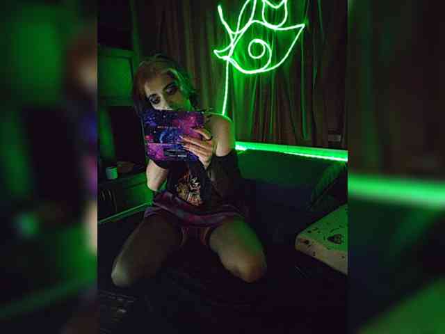 CrazySquirtSiren webcam