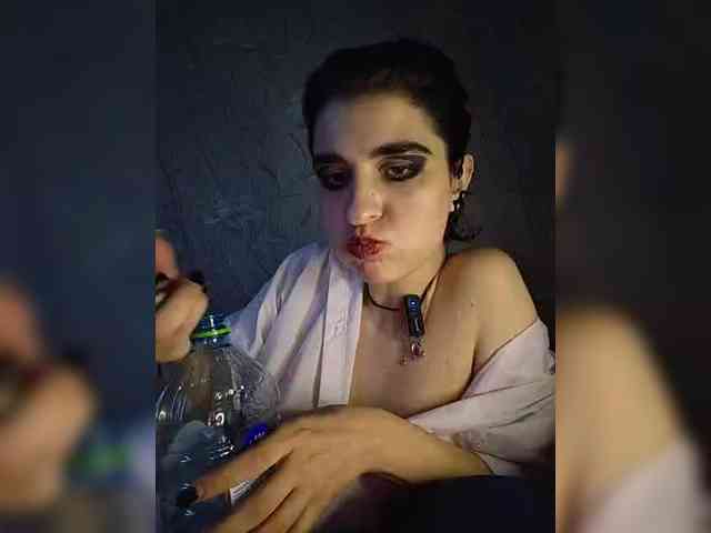 CyberSquirtSiren webcam