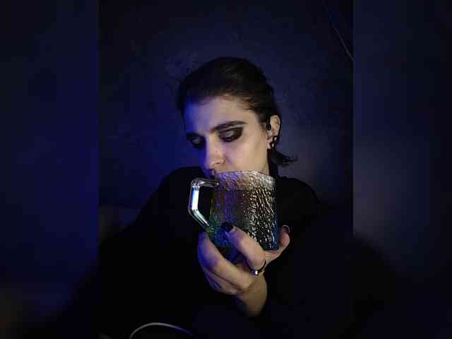 CyberSquirtSiren webcam