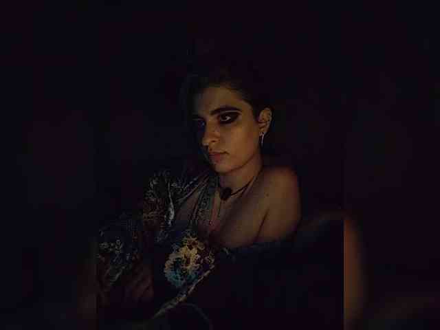 Modelo: UntouchableSquirtWitch