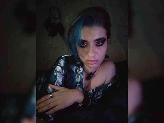 UntouchableSquirtWitch webcam