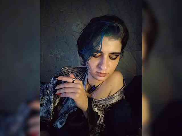 CyberSquirtCuckQueen webcam