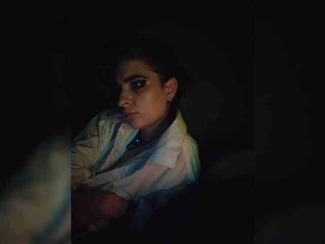 UntouchableSquirtWitch webcam