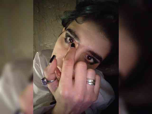 CyberSquirtSiren webcam