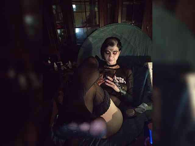 CrazySquirtSiren webcam