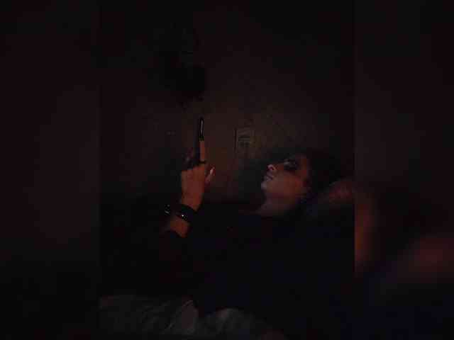 UntouchableSquirtWitch webcam