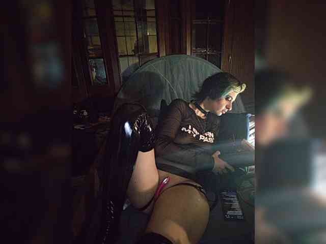 CrazySquirtSiren webcam
