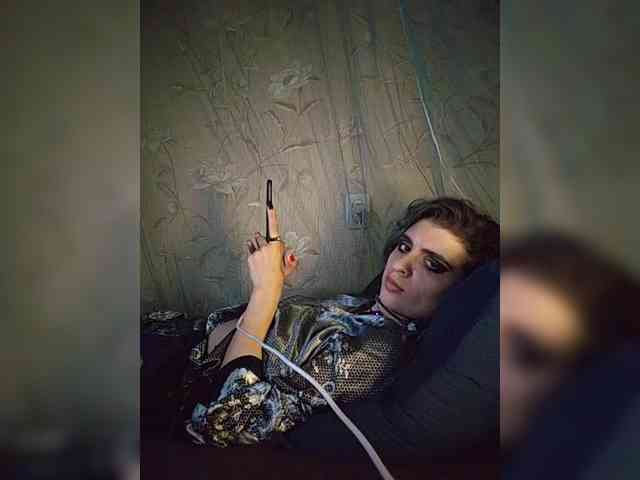 CyberSquirtCuckQueen webcam