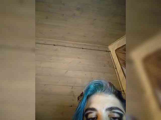 UntouchableSquirtWitch webcam