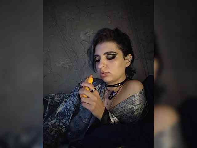 CyberSquirtCuckQueen webcam
