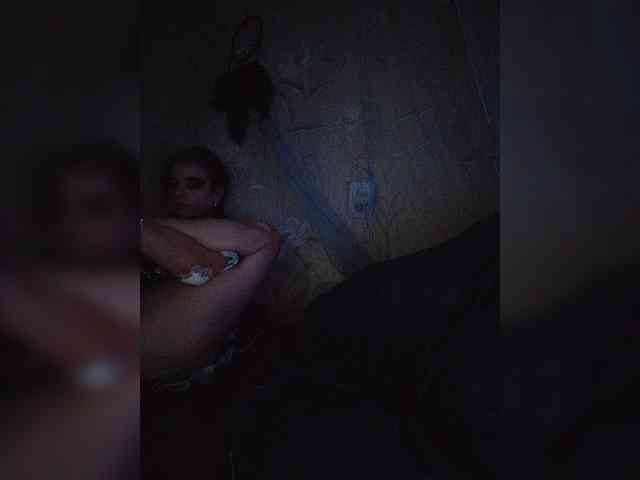 UntouchableSquirtWitch webcam