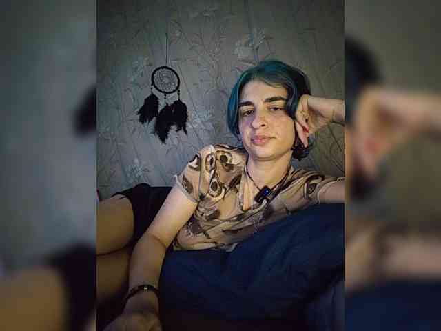 UntouchableSquirtWitch webcam