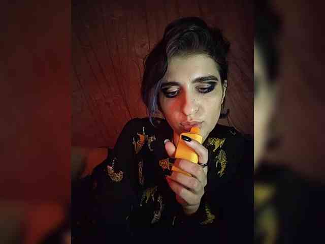 CyberSquirtCuckQueen webcam
