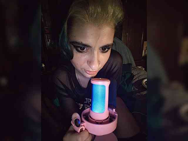 CrazySquirtSiren webcam