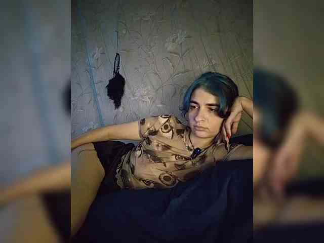 UntouchableSquirtWitch webcam