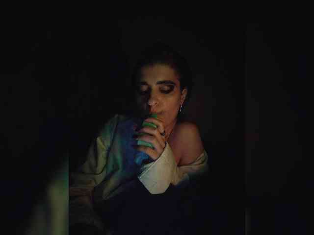 UntouchableSquirtWitch webcam