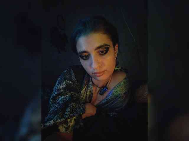 UntouchableSquirtWitch webcam