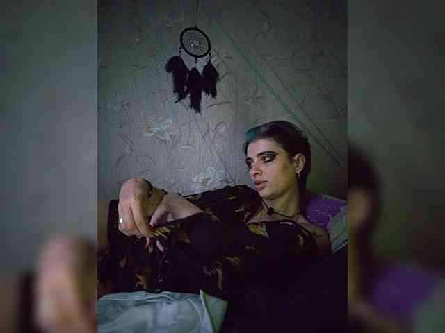 UntouchableSquirtWitch webcam