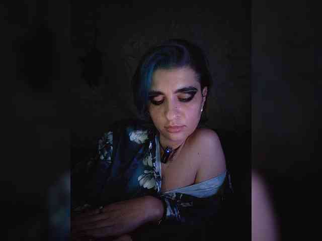 UntouchableSquirtWitch webcam