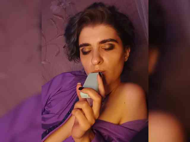 CyberSquirtSiren webcam