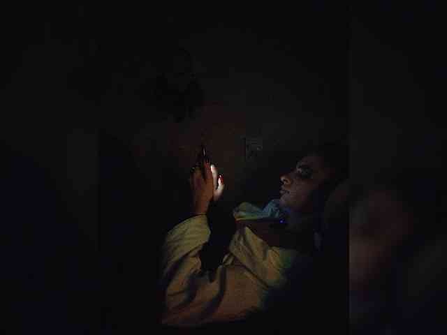 UntouchableSquirtWitch webcam