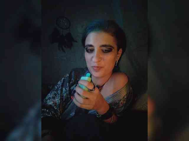 UntouchableSquirtWitch webcam