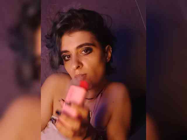 CyberSquirtSiren webcam