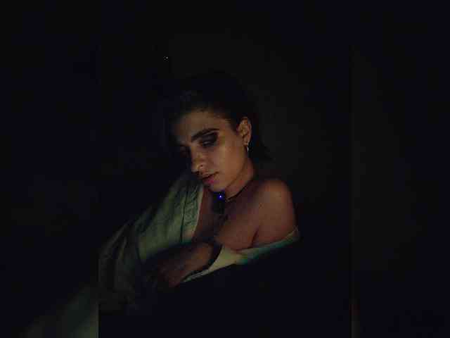UntouchableSquirtWitch webcam