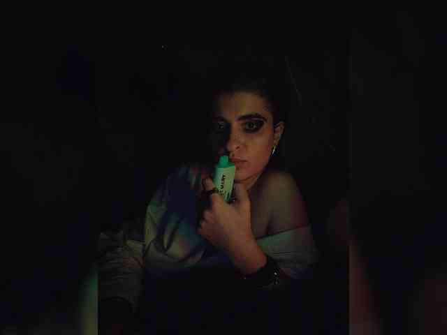 UntouchableSquirtWitch webcam