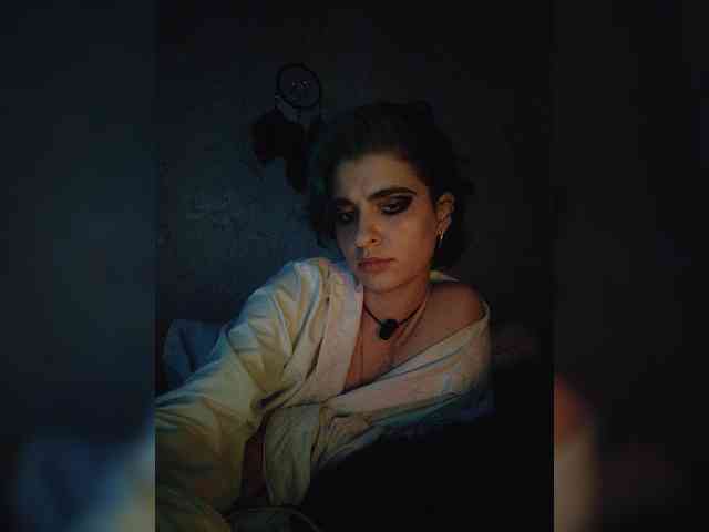 UntouchableSquirtWitch webcam