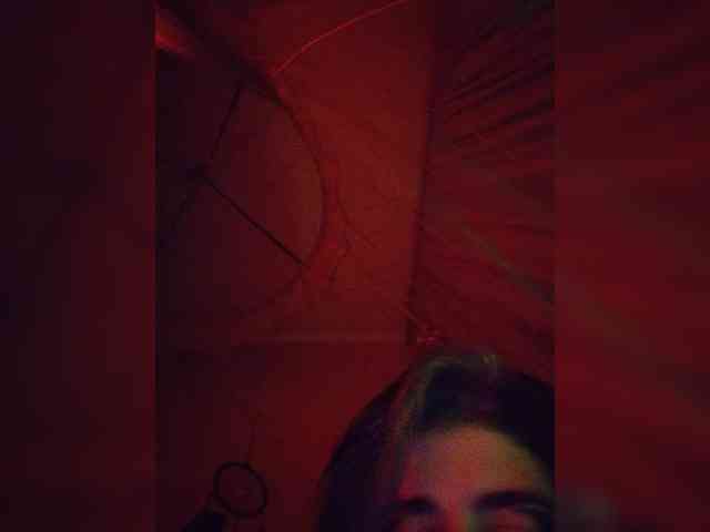 UntouchableSquirtWitch webcam