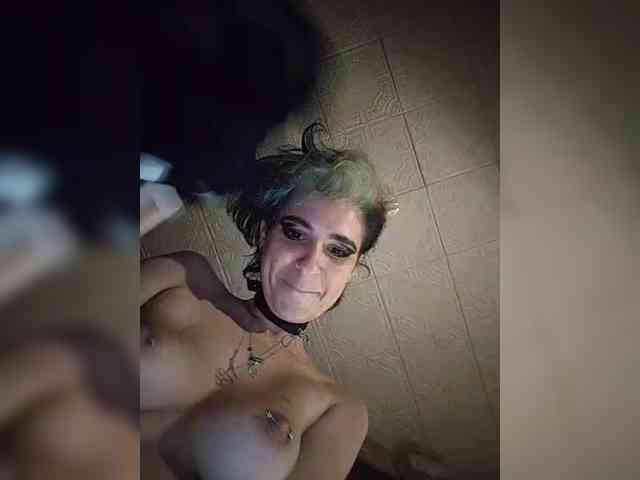 CrazySquirtSiren webcam