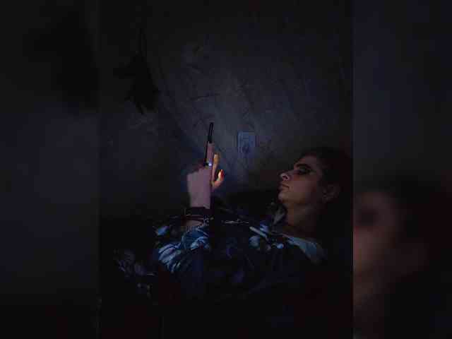 UntouchableSquirtWitch webcam